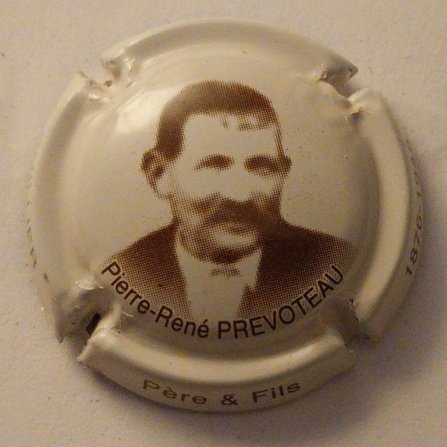 CAPSULE CHAMPAGNE CUILLIER PÈRE & FILS PIERRE RENE PREVOTEAU RÉF N°22cb NEWS