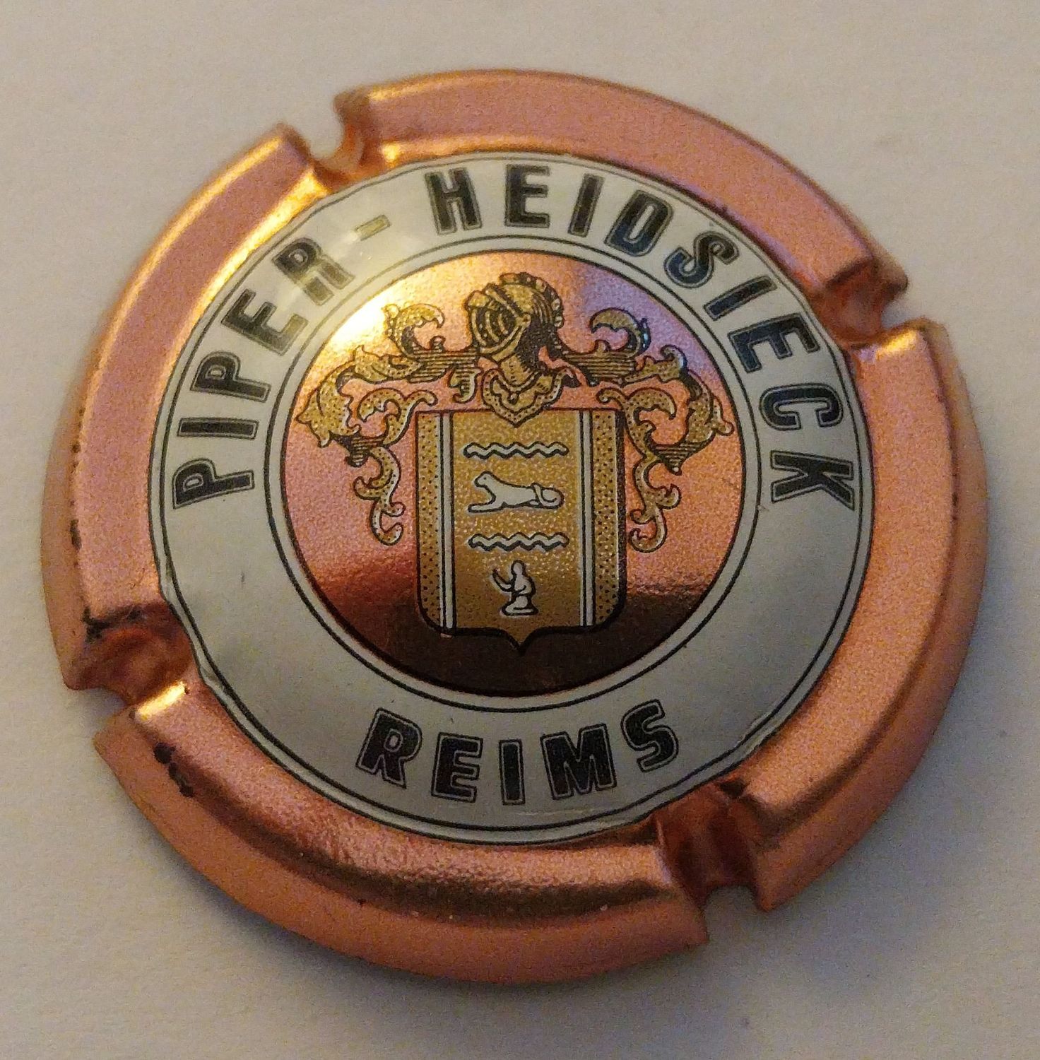 BELLE CAPSULE CHAMPAGNE PIPER HEIDSIECK REF N°98 NEWS