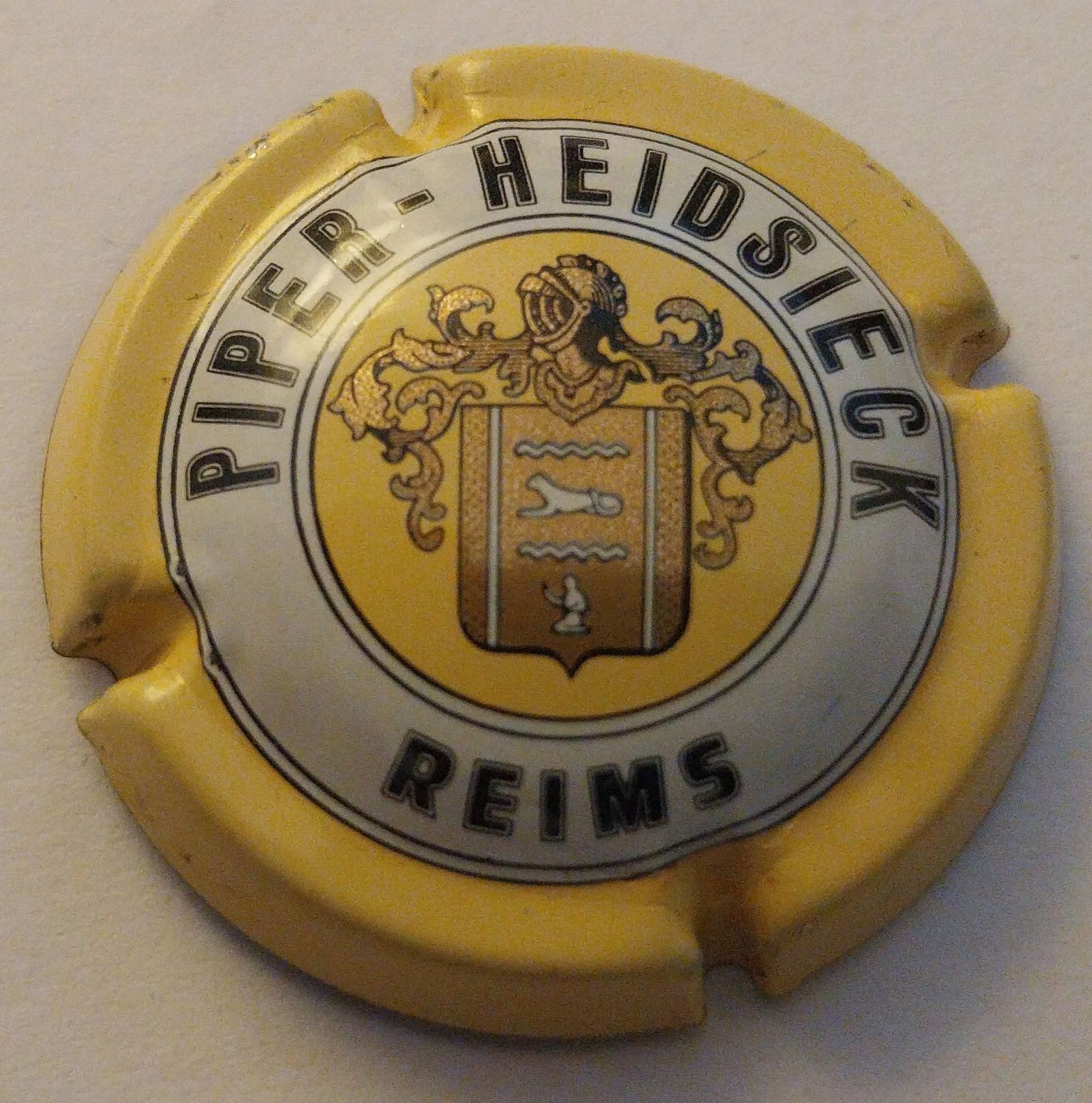 BELLE CAPSULE CHAMPAGNE PIPER HEIDSIECK REF N°99 NEWS