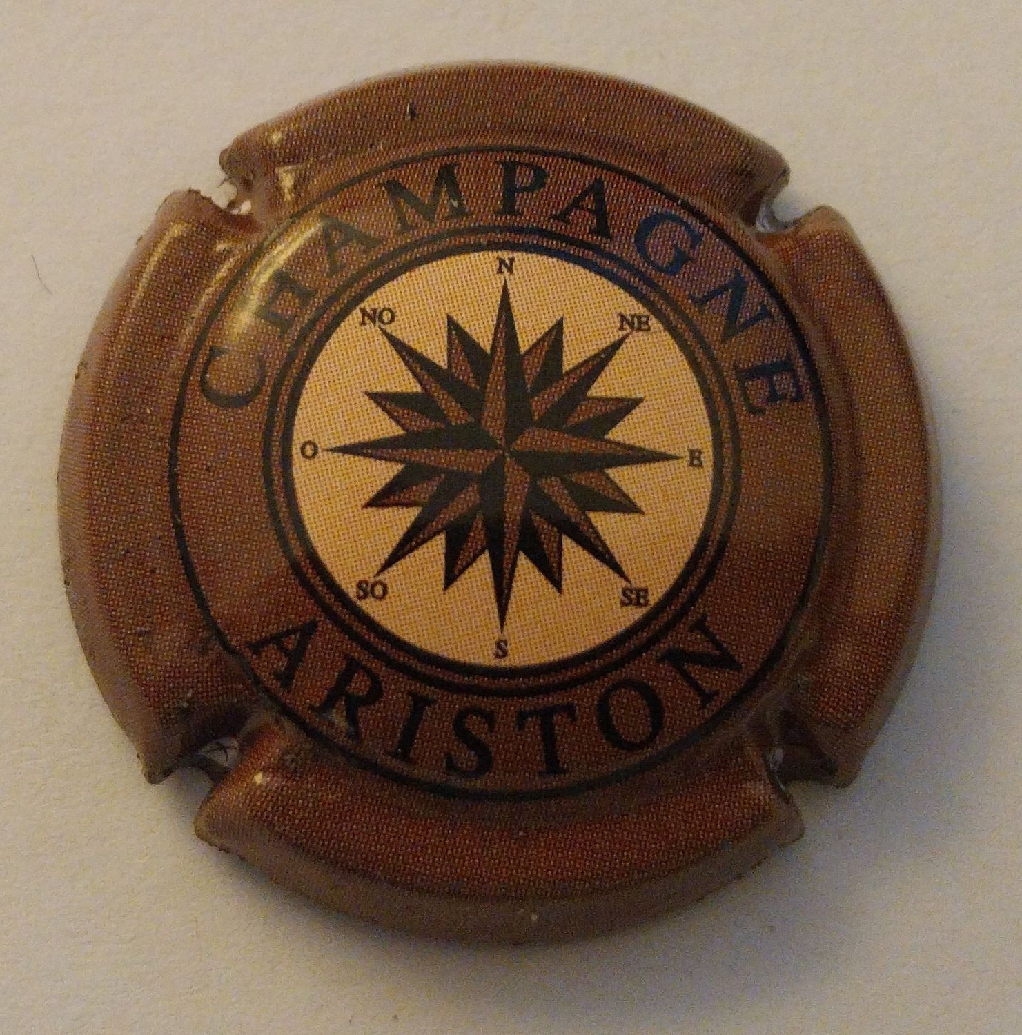 BELLE CAPSULE CHAMPAGNE ARISTON REF N°21h NEWS