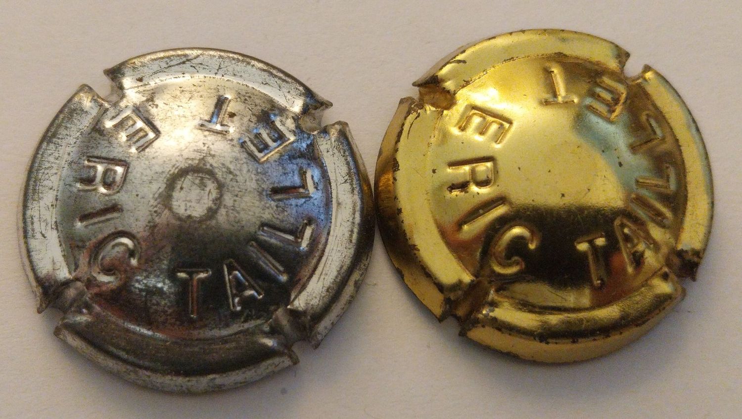 2 CAPSULES CHAMPAGNE TAILLET ERIC REF N° 3 et 4 NEWS