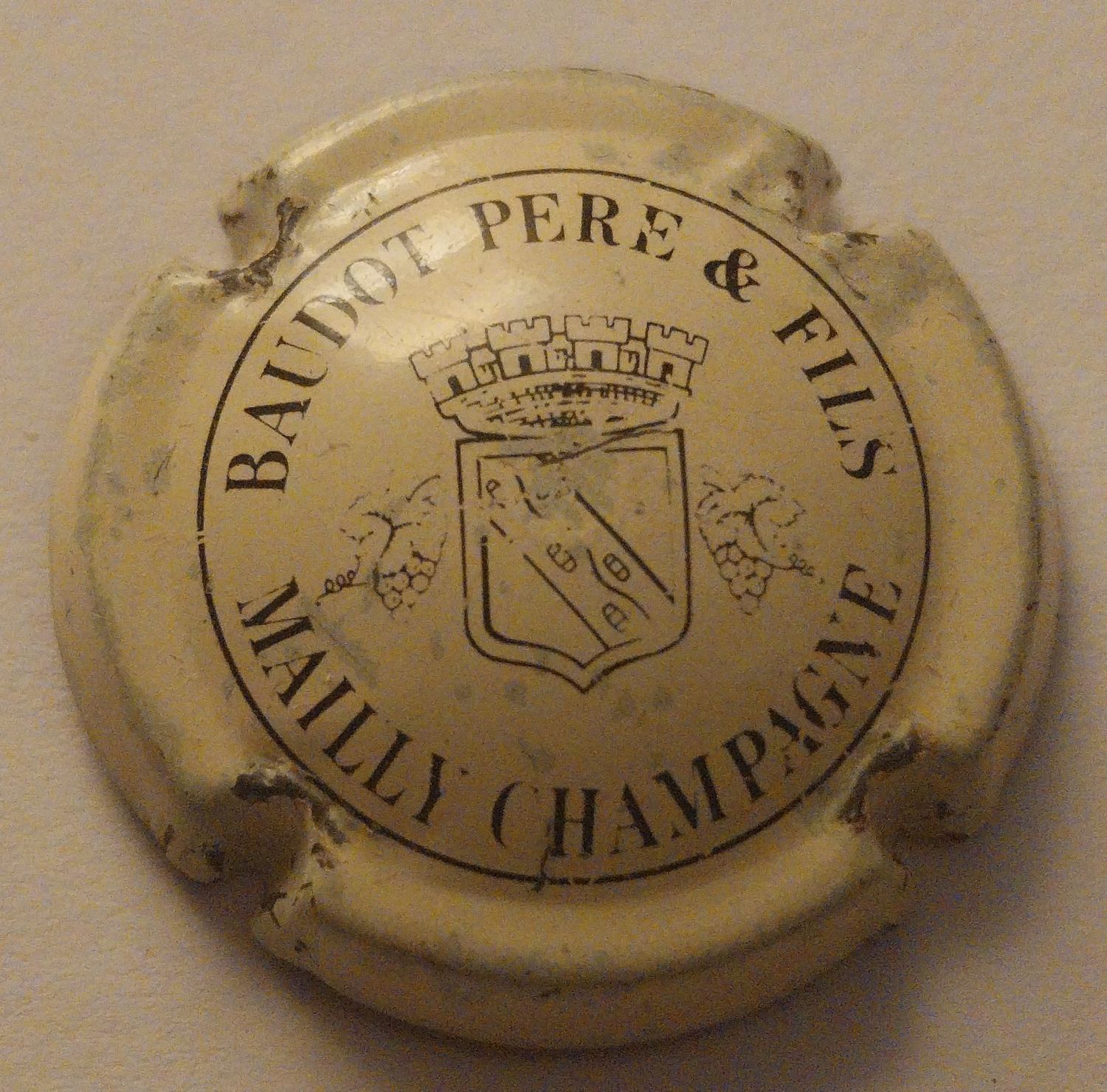 BELLE CAPSULE CHAMPAGNE BAUDOT PERE ET FILS REF N°1 NEWS