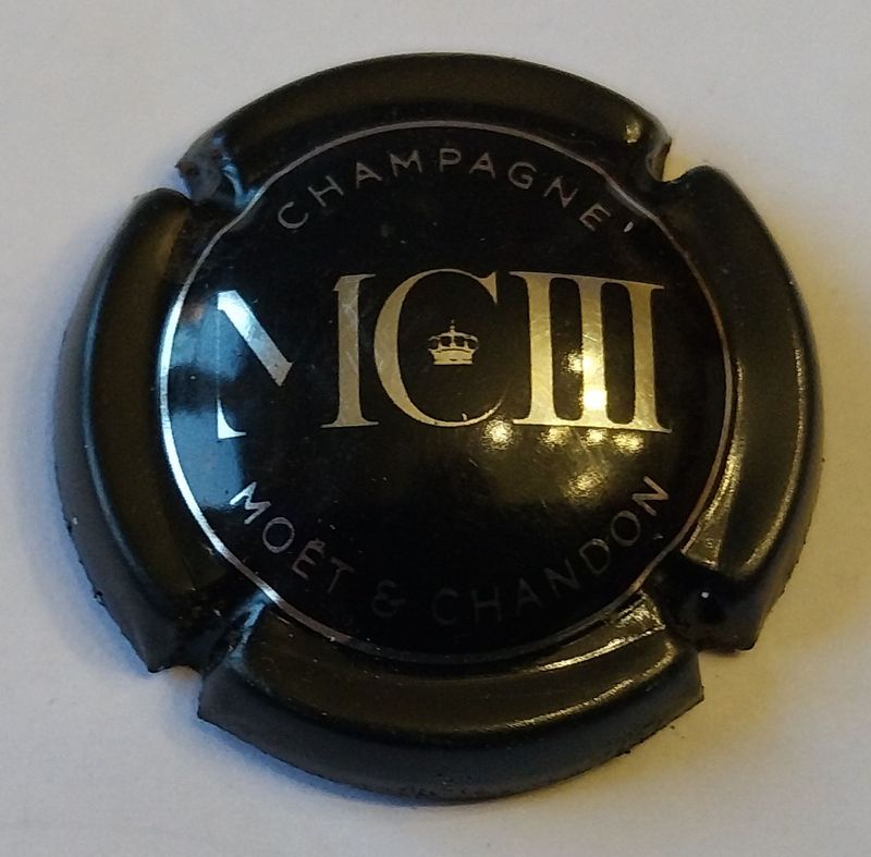BELLE CAPSULE CHAMPAGNE MOET & CHANDON MC III REF N°245 NEWS