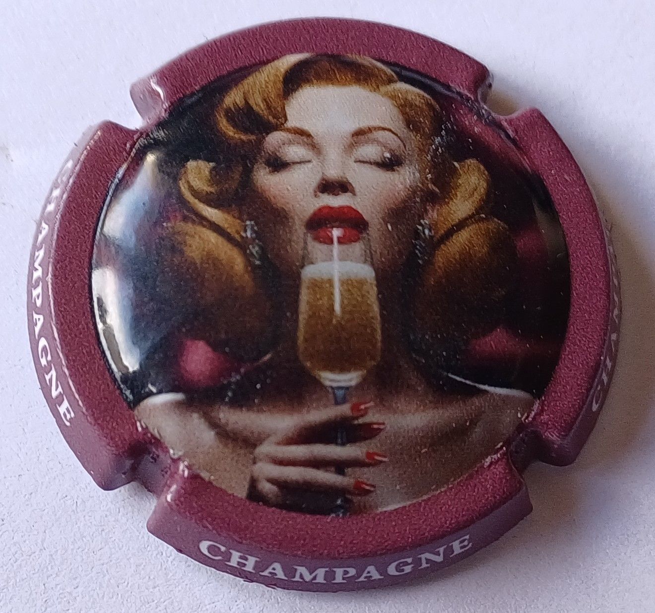 JEROBOAM CHAMPAGNE GENERIQUE FEMME RETRO 2025 NEWS