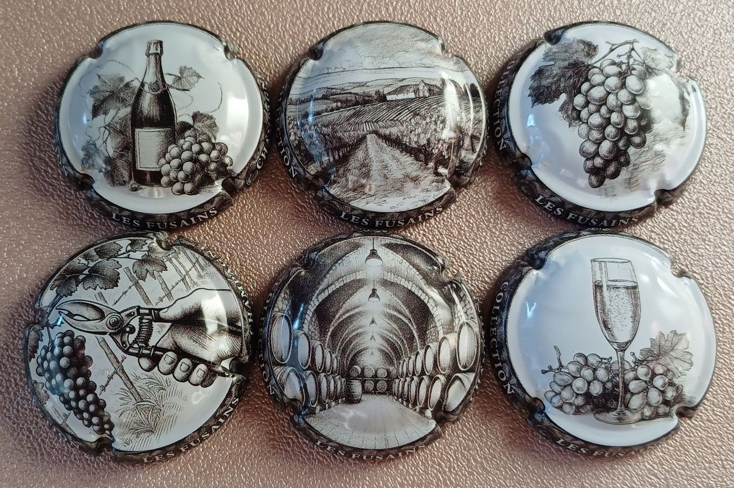 6 BELLES CAPSULES CHAMPAGNE GENERIQUE METIER ET RAISIN 2025REF N°1465 a 1465e NEWS