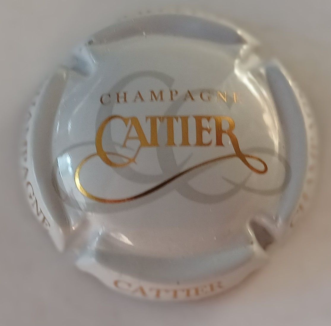 BELLE CAPSULE CHAMPAGNE CATTIER RÉF N°32b NEWS