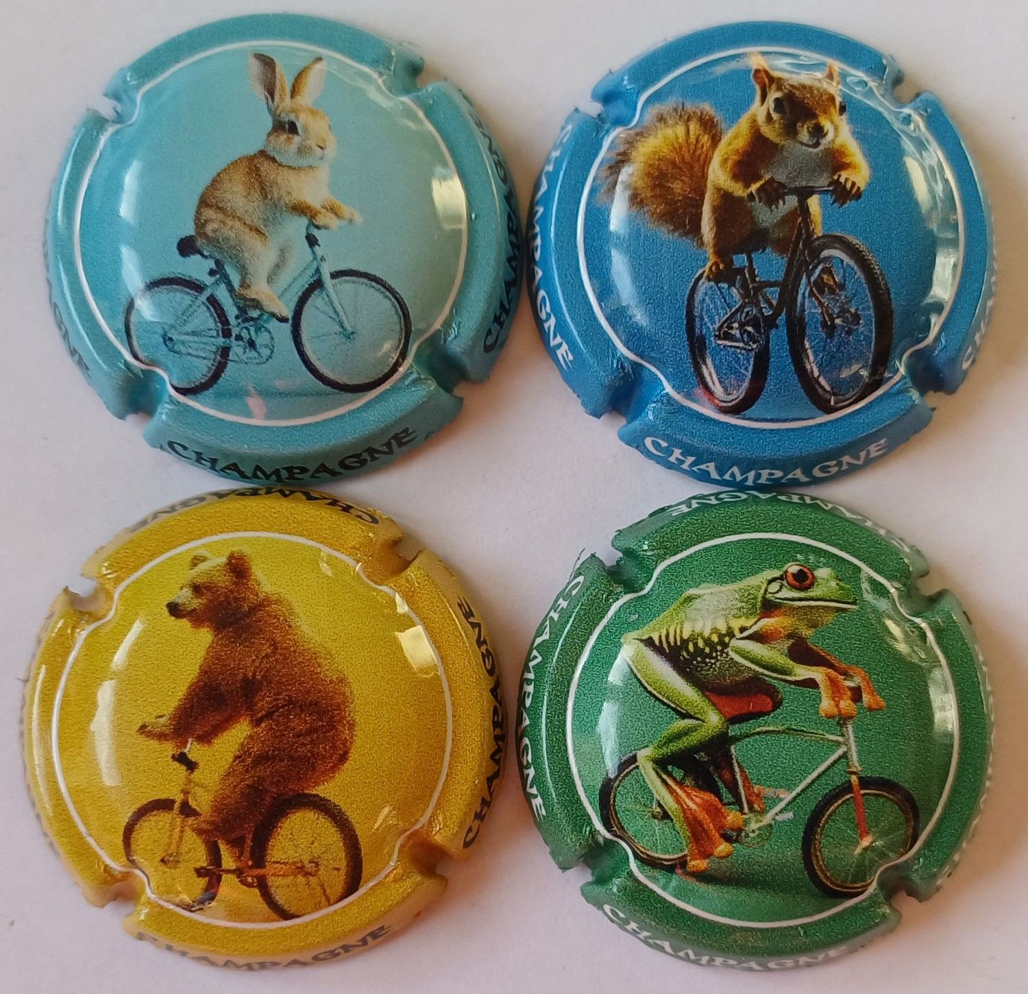 4 BELLES CAPSULES CHAMPAGNE GENERIQUE ANIMAUX EN VELO 2025 REF N°1470 a 1470c NEWS
