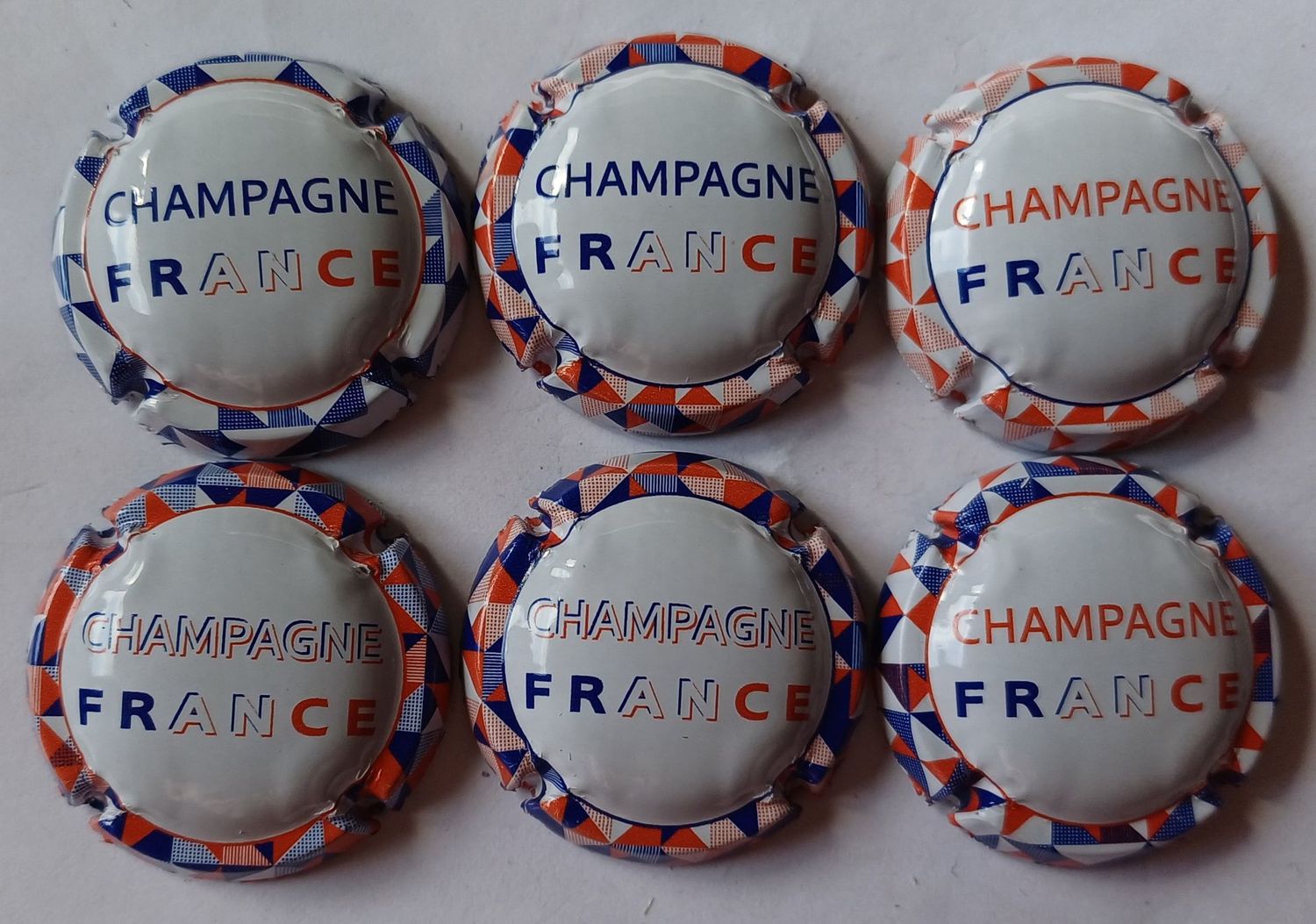 6 BELLES CAPSULES CHAMPAGNE GENERIQUE FRANCE 2025 NEWS