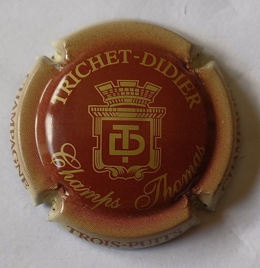 BELLE CAPSULE CHAMPAGNE TRICHET PIERRE CHAMPS THOMAS REF N°12 NEWS