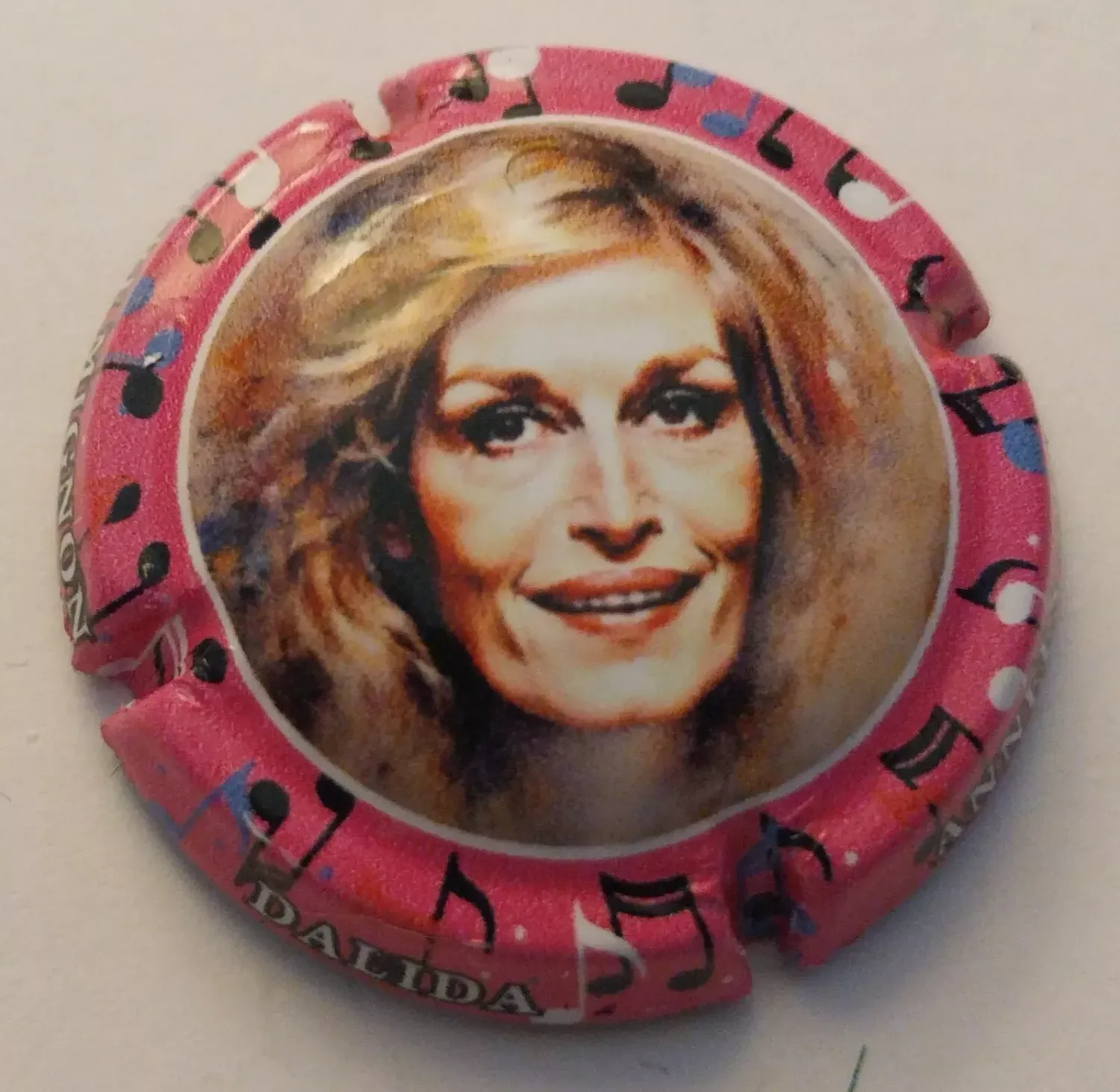 BELLE CAPSULE CHAMPAGNE PIERRE MIGNON DALIDA REF N°302 NEWS