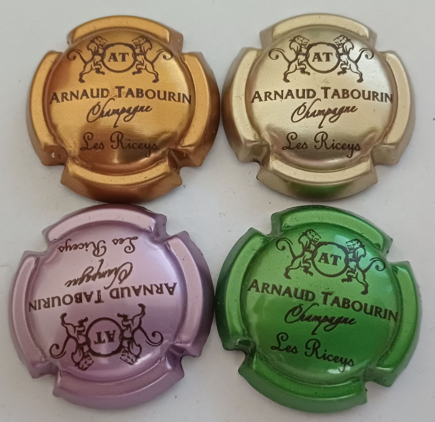 4 BELLES CAPSULES CHAMPAGNE TABOURIN ARNAUD REF N° 1 a 4 NEWS