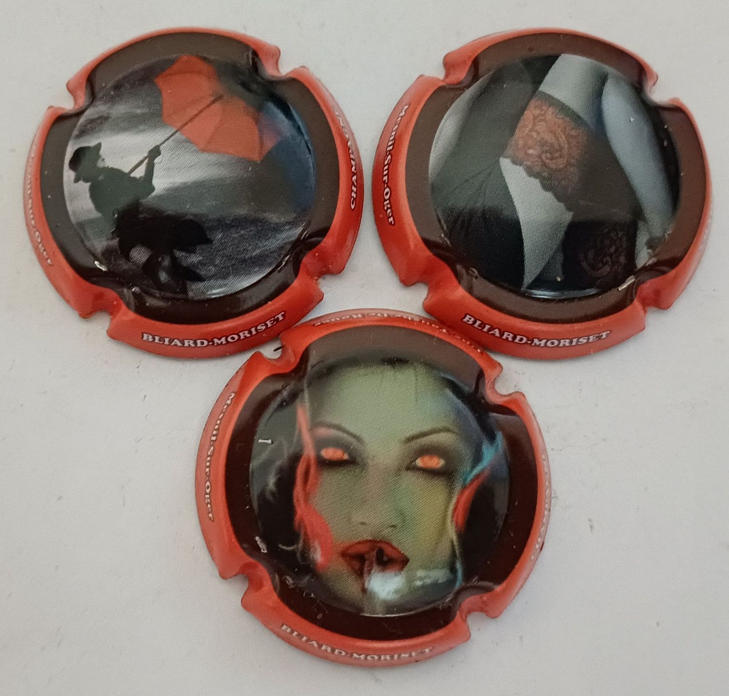 3 BELLES CAPSULES CHAMPAGNE BLIARD MORIZET MASQUES VENISE REF N°22 et 22b NEWS