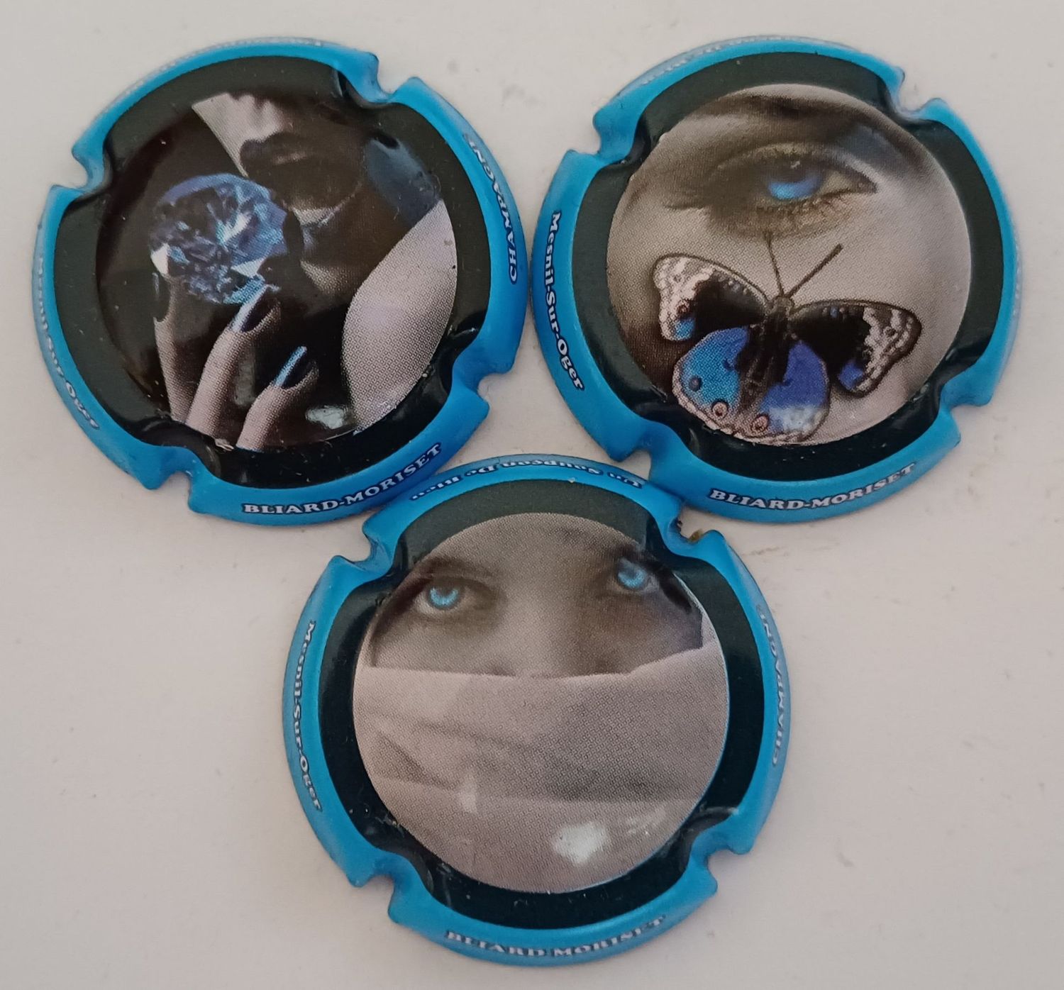 3 BELLES CAPSULES CHAMPAGNE BLIARD MORIZET MASQUES VENISE REF N°21 et 21b NEWS