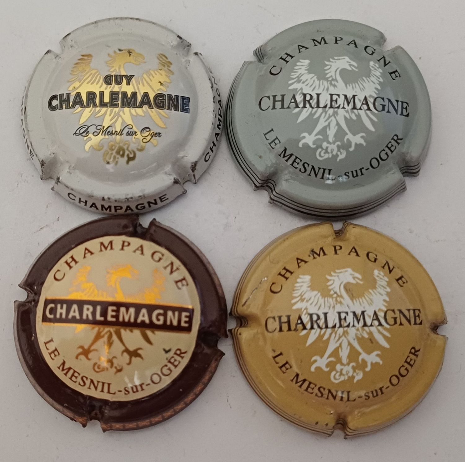 4 BELLES CAPSULES CHAMPAGNE CHARLEMAGNE GUY REF N°7/8a/8b/10 NEWS