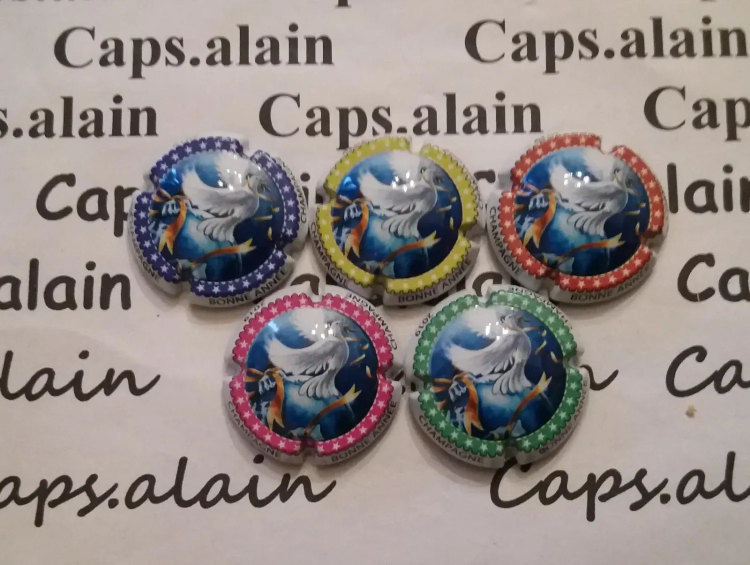 5 BELLES CAPSULES CHAMPAGNE GENERIQUE BONNE ANNEE 2019 REF N°1036 a 1036d NEWS