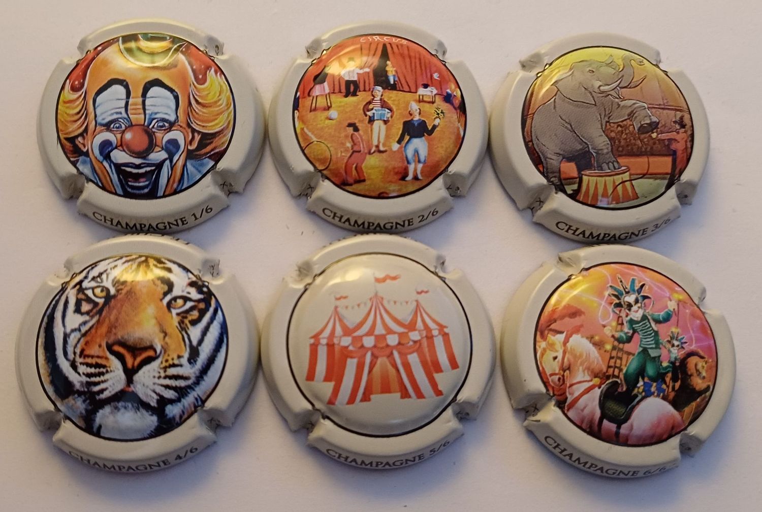 6 BELLES CAPSULES CHAMPAGNE GENERIQUE LE CIRQUE REF N°C47 NEWS