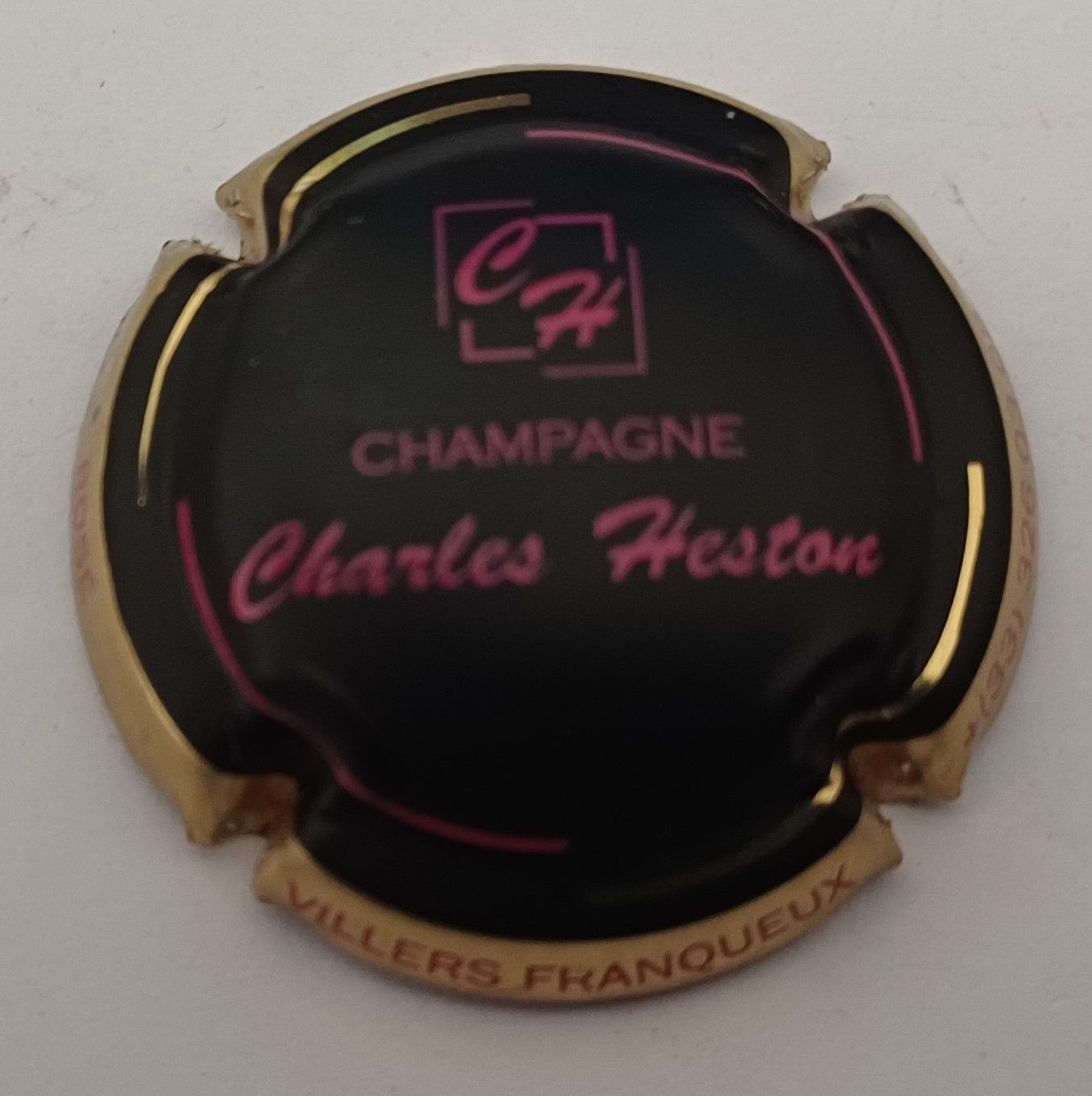 BELLE CAPSULE CHAMPAGNE SIX COTEAUX CHARLES HESTON TRADITION REF N° 64b NEWS