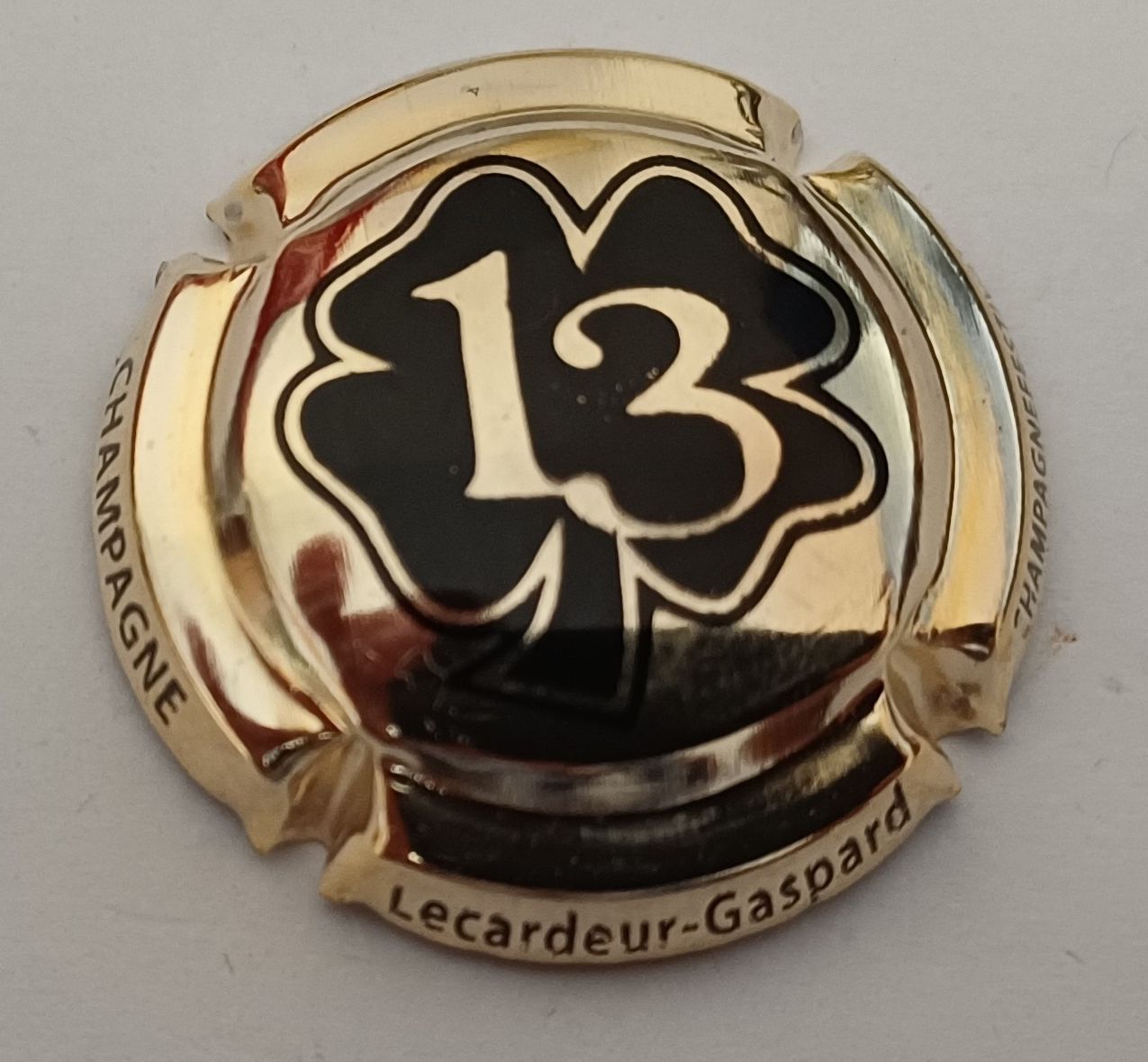 BELLE CAPSULE CHAMPAGNE LECARDEUR GASPART 13 PORTE BONHEUR PLAQUE OR 180EX REF N°7c NEWS
