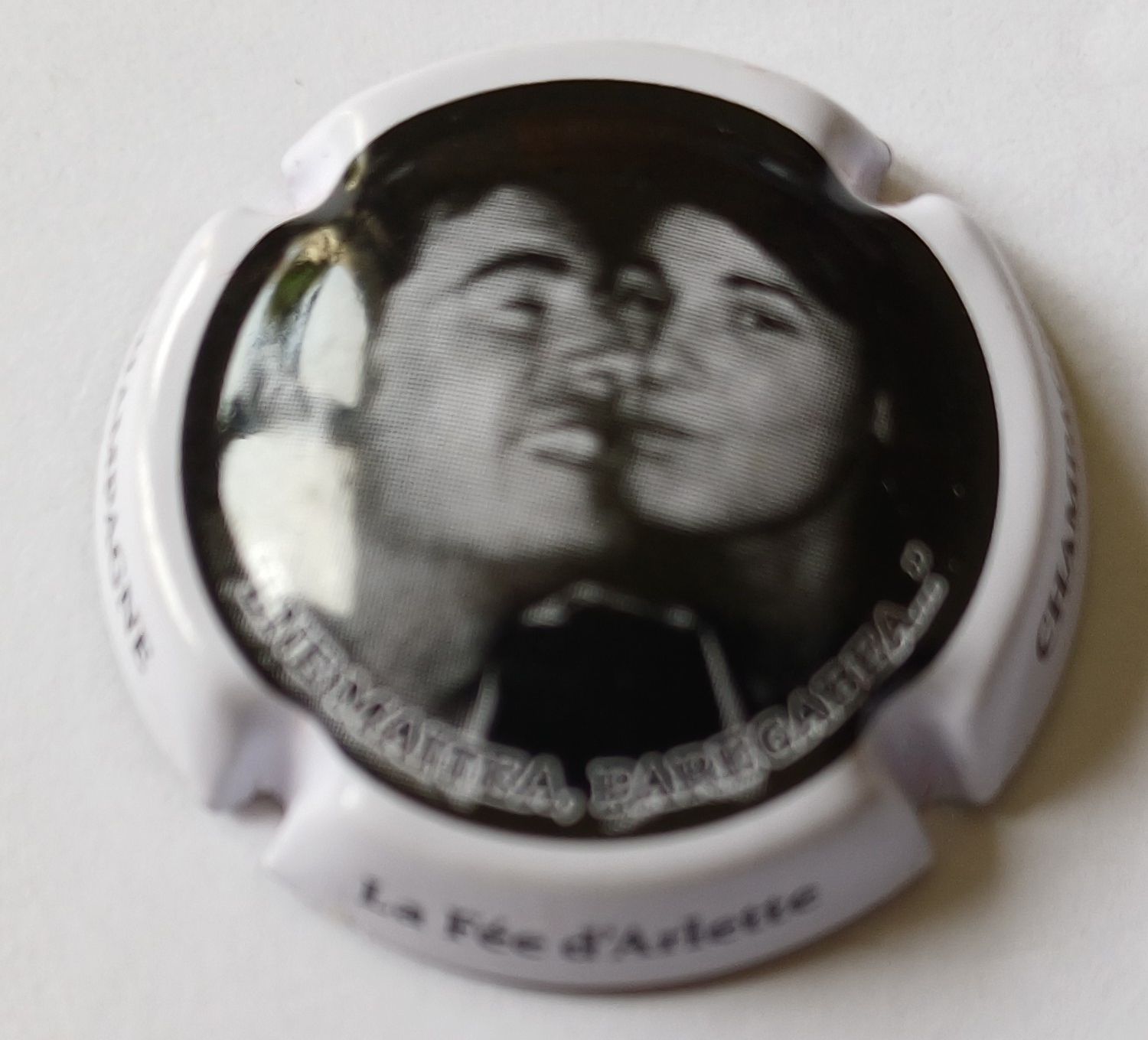 BELLE CAPSULE DE CHAMPAGNE FEE D'ARLETTE REF N°A1 NEWS