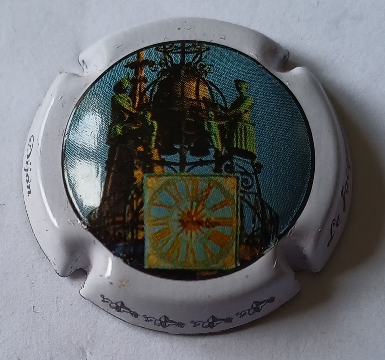 BELLE CAPSULE CHAMPAGNE LACROIX TRIAULAIRE LE JACQUEMART REF N°9 NEWS