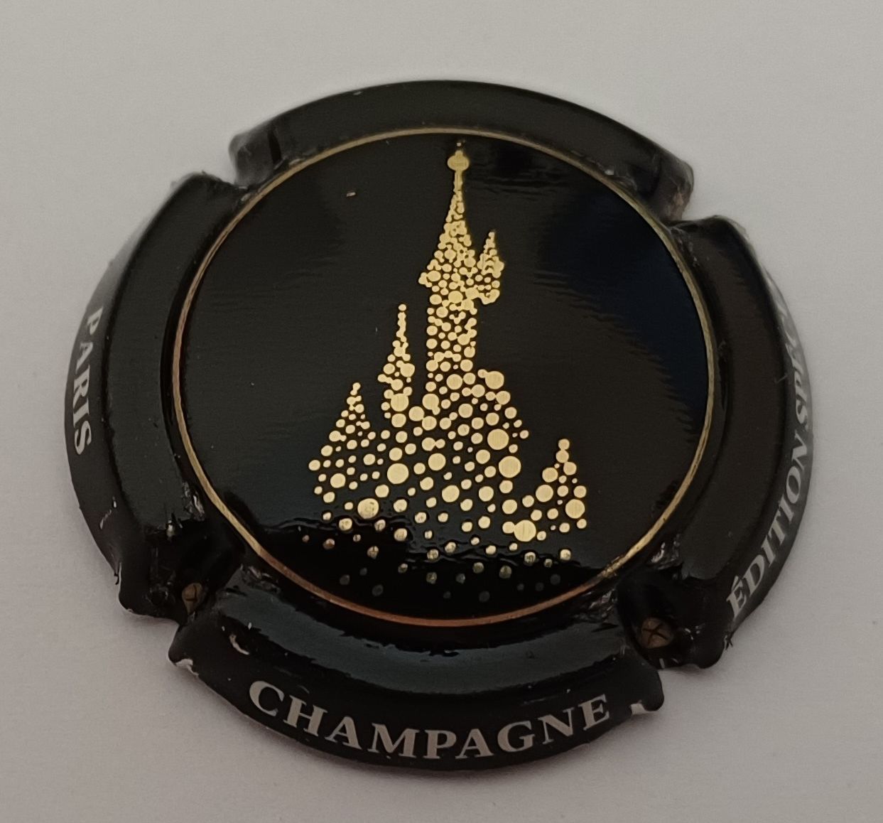 BELLE CAPSULE CHAMPAGNE PIERRE MIGNON DISNEYLAND PARIS REF N°299 NEWS