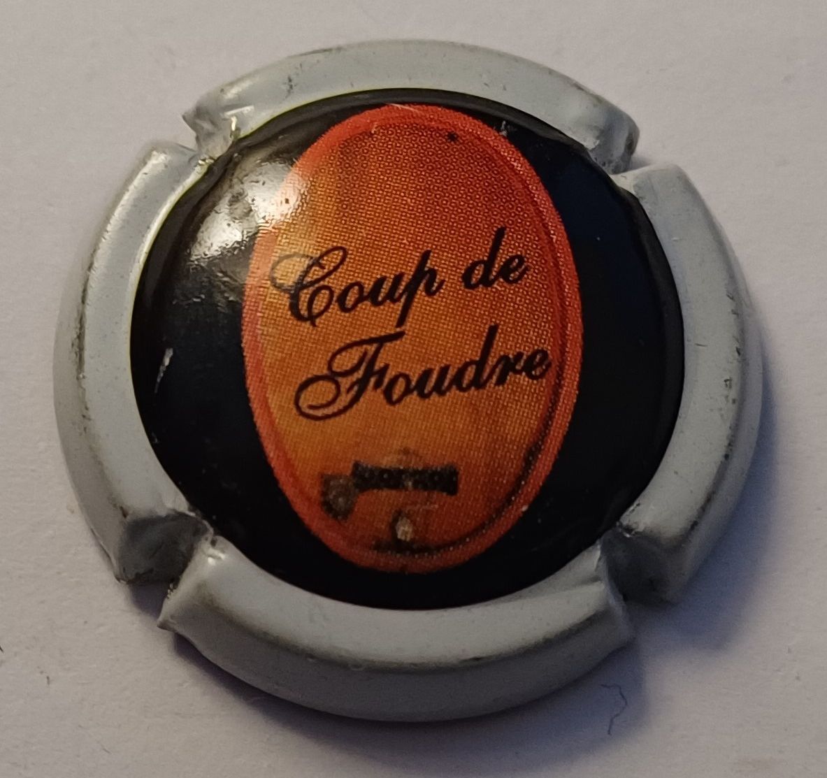 BELLE CAPSULE CHAMPAGNE SIX COTEAUX COUP DE FOUDRE REF N° 4 NEWS