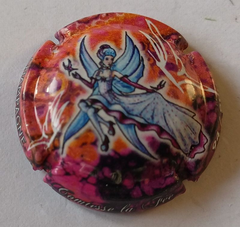 BELLE CAPSULE CHAMPAGNE COMTESSE LA FEE 600EX REF N°150c NEWS BELLE CAPSULE CHAMPAGNE COMTESSE LA FEE 600EX REF N°150c NEWS