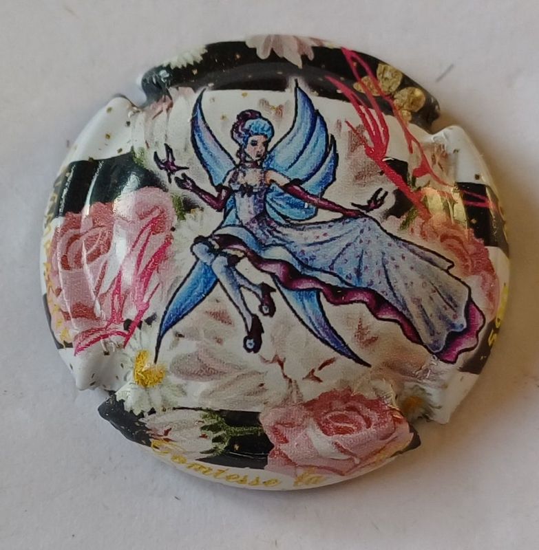 BELLE CAPSULE CHAMPAGNE COMTESSE LA FEE 600EX REF N°150e NEWS BELLE CAPSULE CHAMPAGNE COMTESSE LA FEE 600EX REF N°150e NEWS