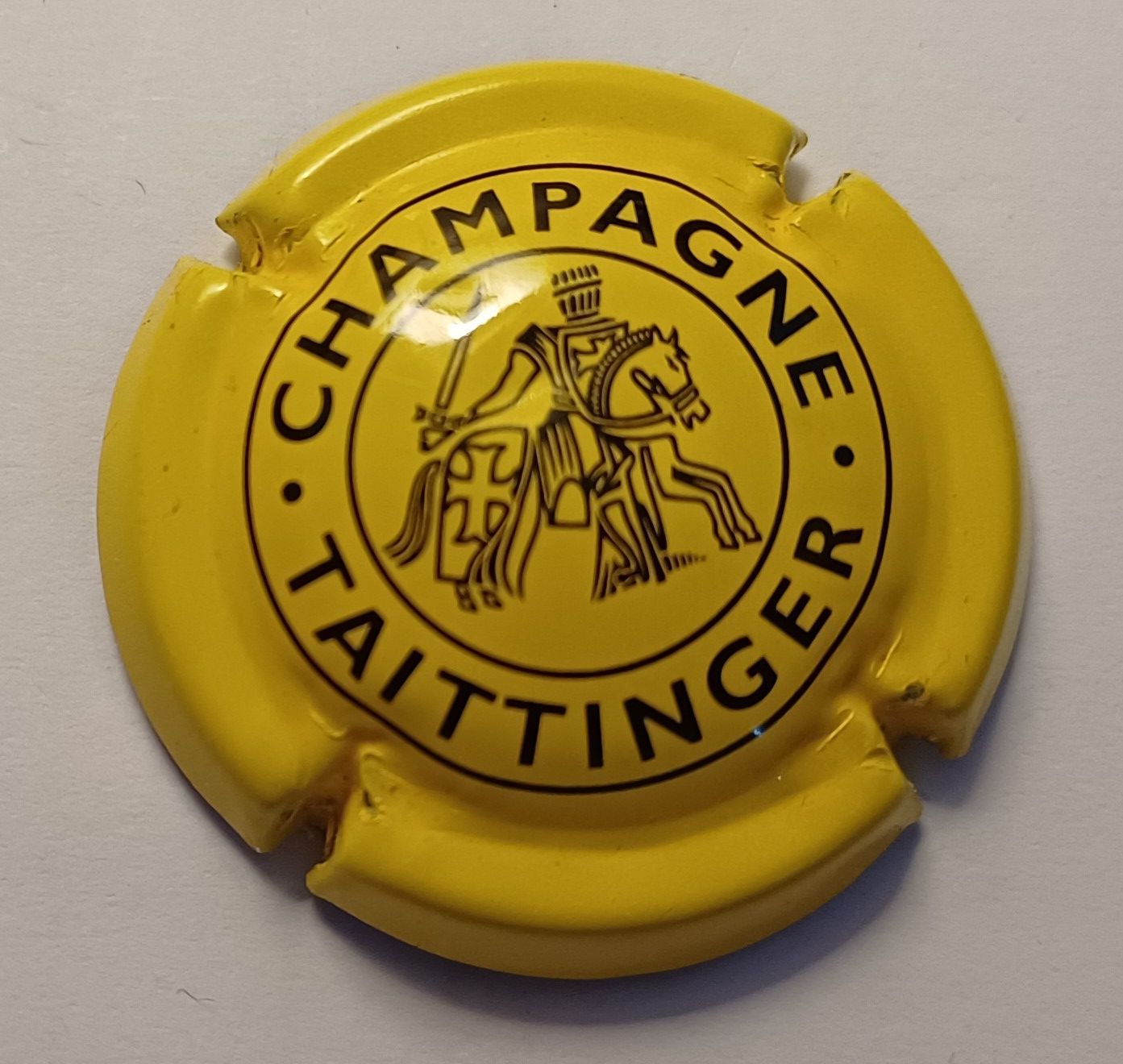 BELLE CAPSULE CHAMPAGNE TAITTINGER REF N°82a NEWS