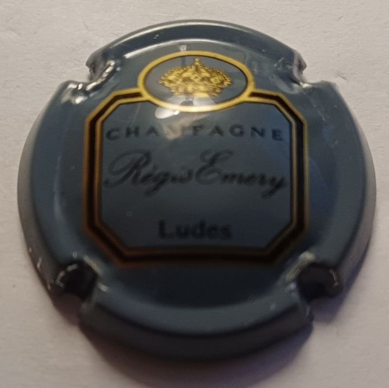 BELLE CAPSULE CHAMPAGNE REGIS EMERY RÉF N°1 NEWS BELLE CAPSULE CHAMPAGNE REGIS EMERY RÉF N°1 NEWS