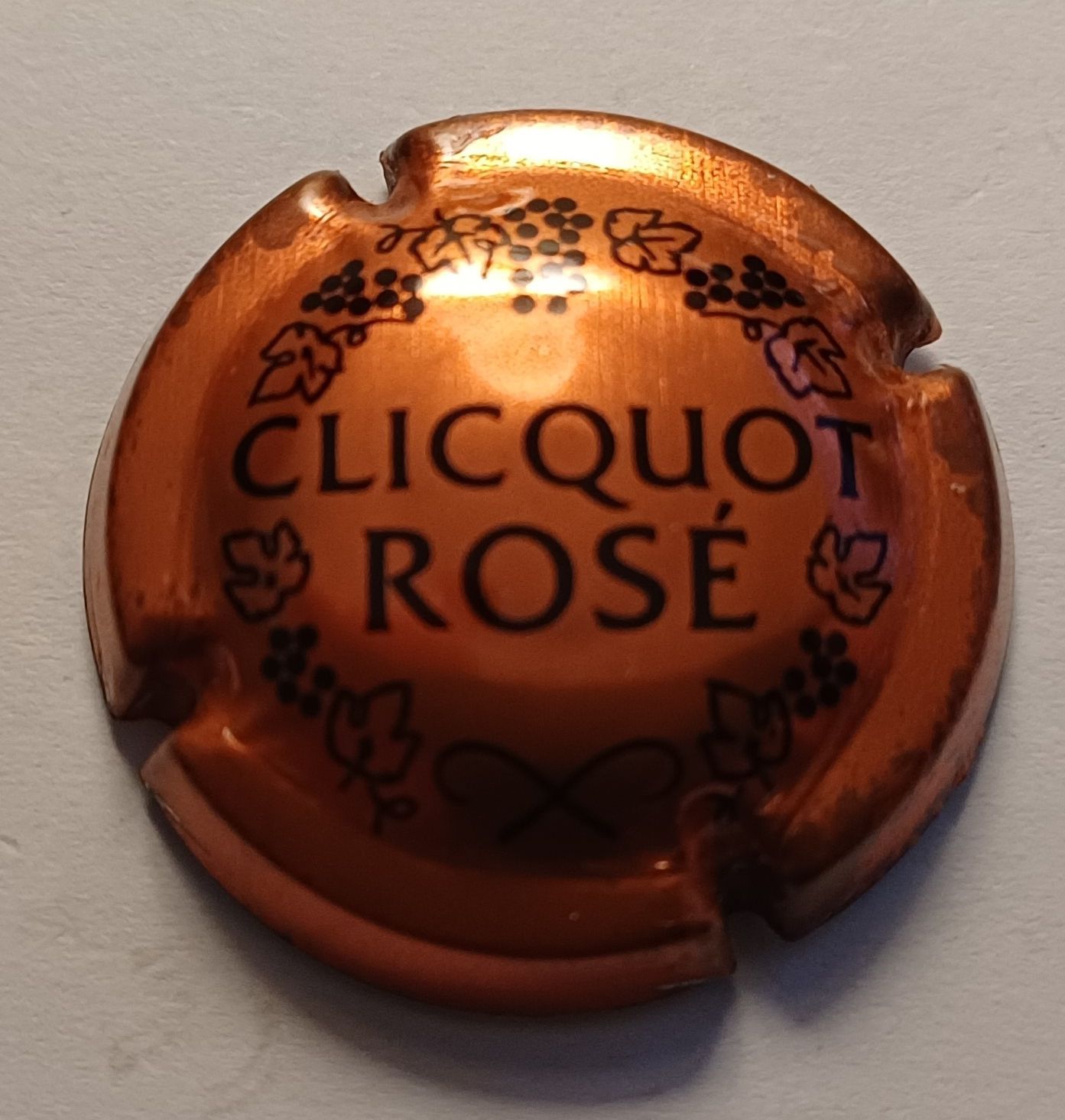 BELLE CAPSULE CHAMPAGNE VEUVE CLICQUOT ROSE RÉF N°103 NEWS