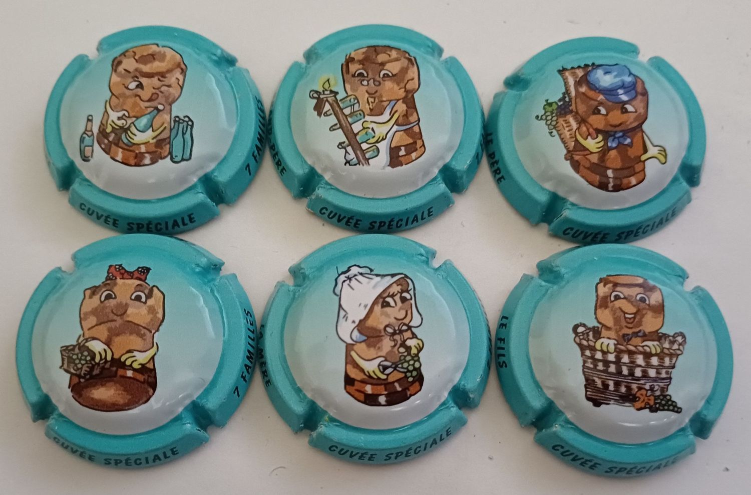 6 BELLES CAPSULES GENERIQUE PETIT BOUCHON FAMILLE CUVEE SPECIALE NEWS