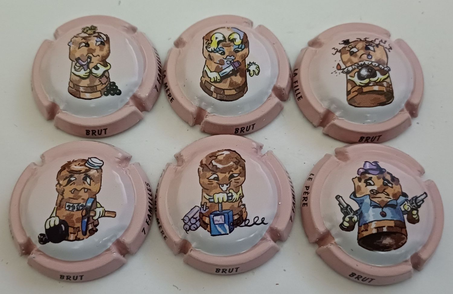 6 BELLES CAPSULES GENERIQUE PETIT BOUCHON FAMILLE BRUT NEWS