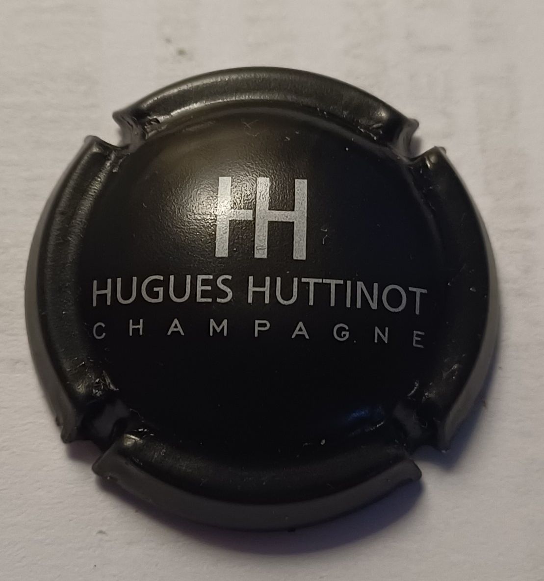 BELLE CAPSULE CHAMPAGNE HUTTINOT HUGUES RÉF N°1 NEWS