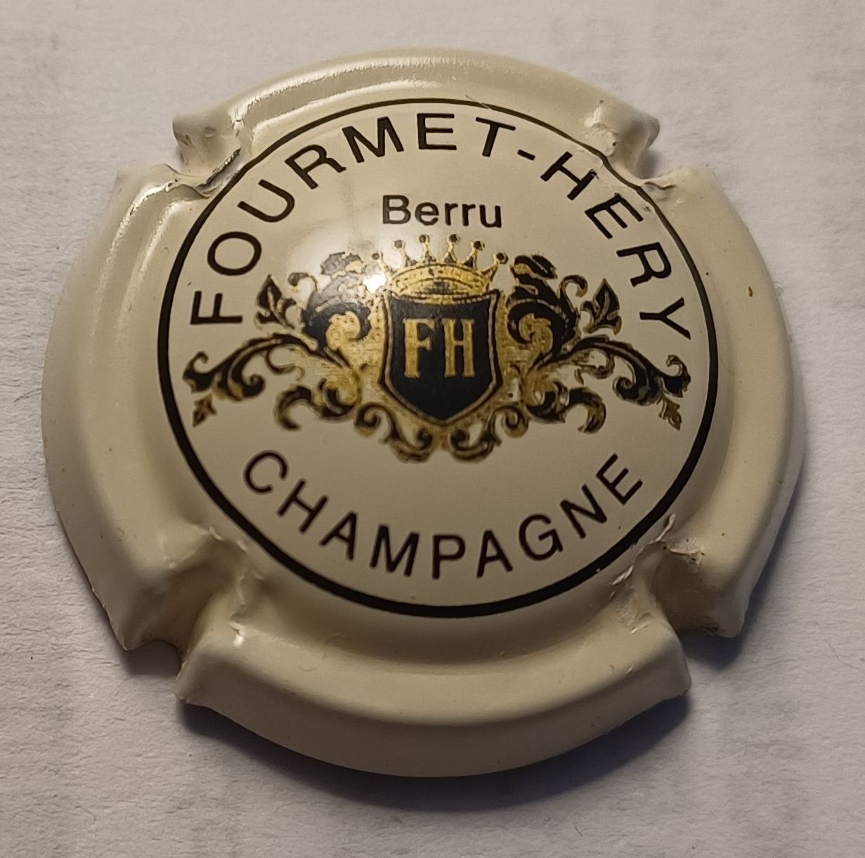 BELLE CAPSULE CHAMPAGNE FOURMET HERY RÉF N°9i NEWS