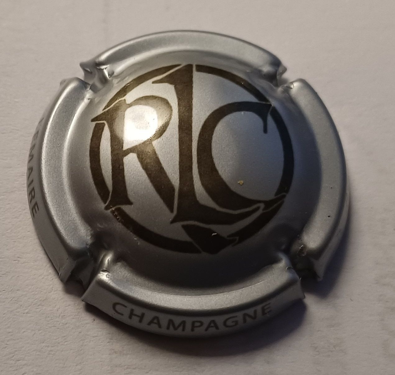 BELLE CAPSULE CHAMPAGNE LEMAIRE ROGER CONSTANT RÉF N°29f NEWS