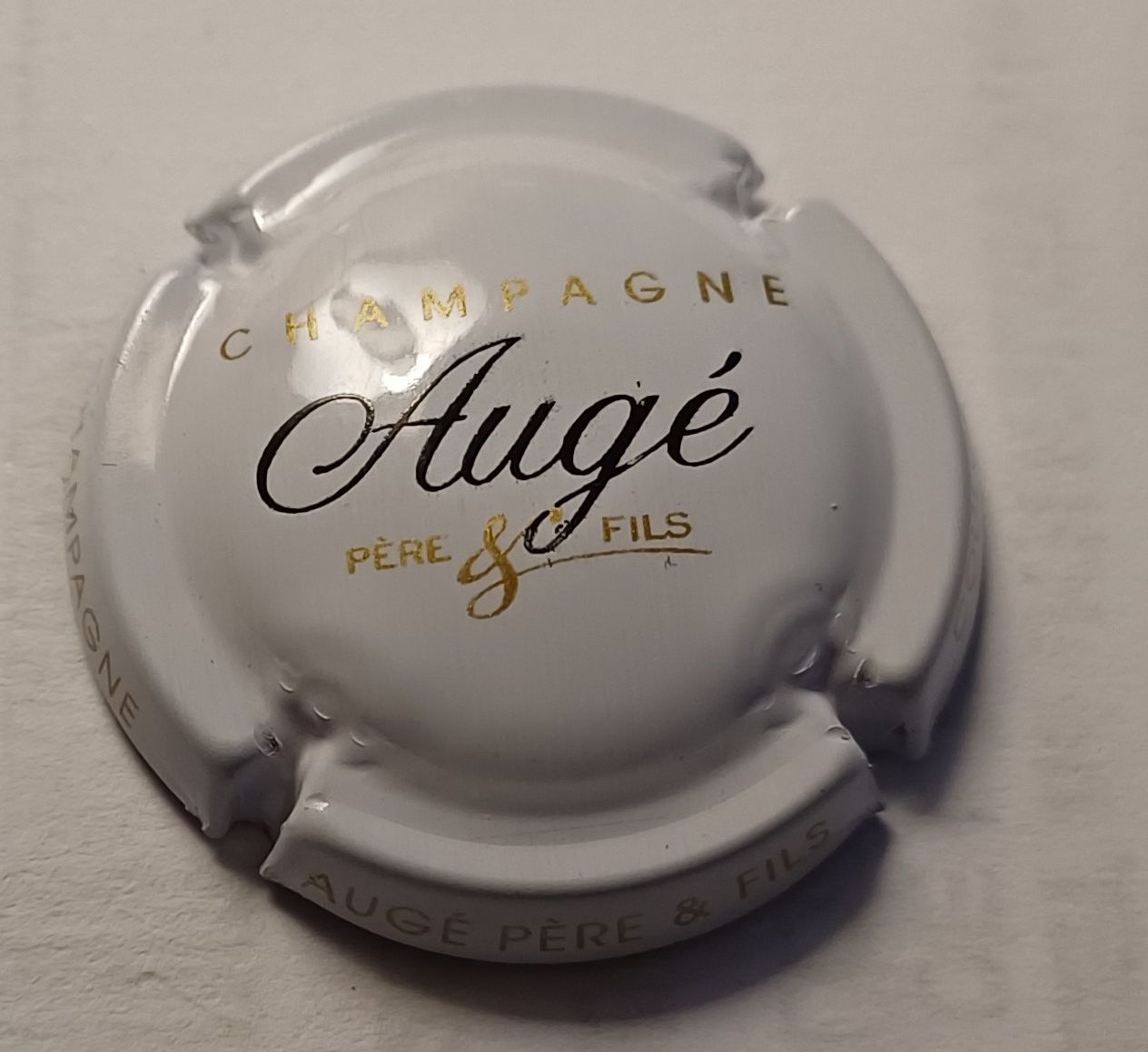 BELLE CAPSULE CHAMPAGNE AUGE PERE & FILS N°17c NEWS