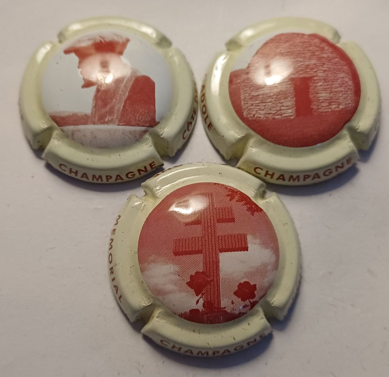 3 BELLES CAPSULES CHAMPAGNE COTE DES BAR REF N°8 /9/ 10 NEWS