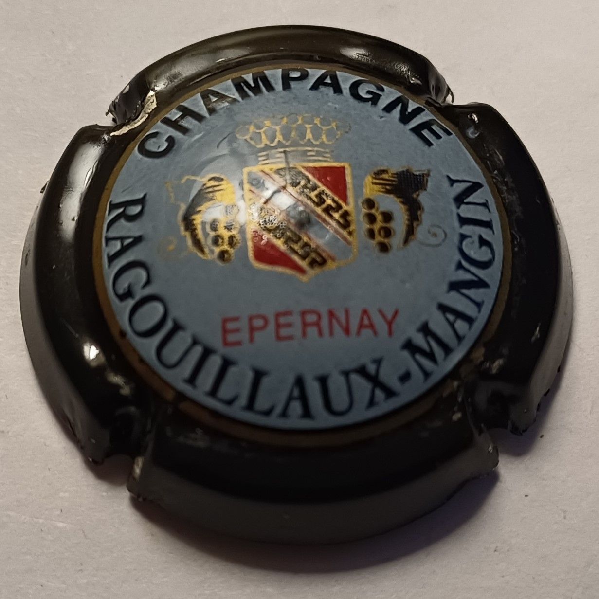 BELLE CAPSULE CHAMPAGNE RAGOUILLAUX MANGIN REF N° 2 NEWS