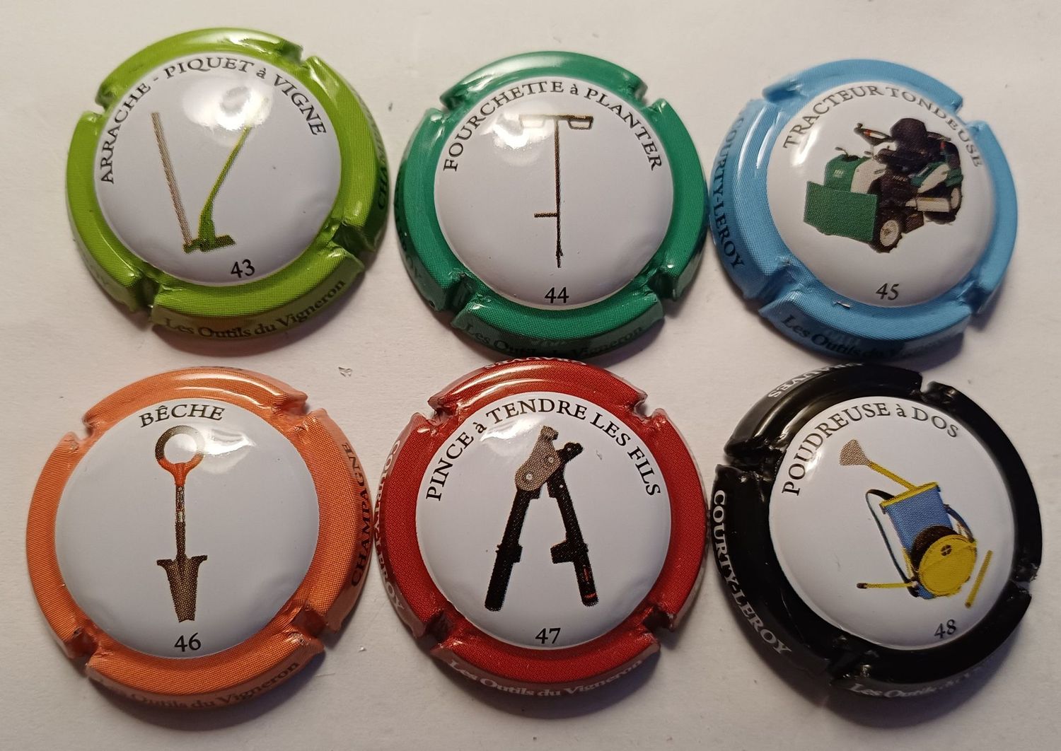 6 BELLES CAPSULES CHAMPAGNE COURTY LEROY DE 43 a 48 REF N°12zp a 12zu NEWS