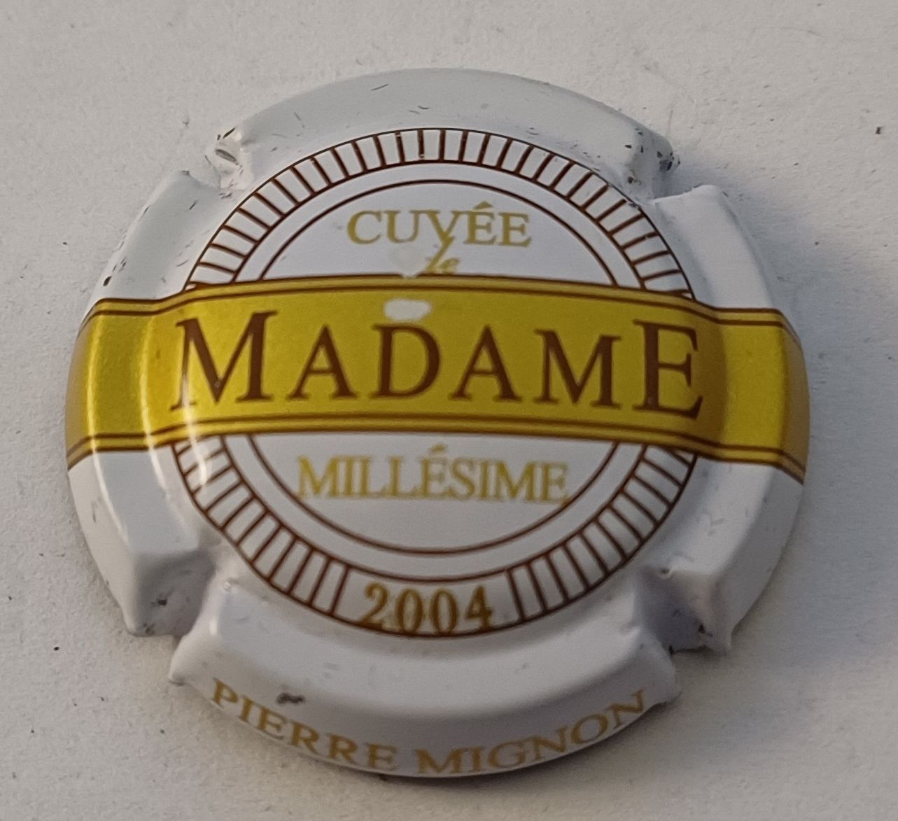 BELLE CAPSULE CHAMPAGNE PIERRE MIGNON MADAME 2004 REF N°40g NEWS