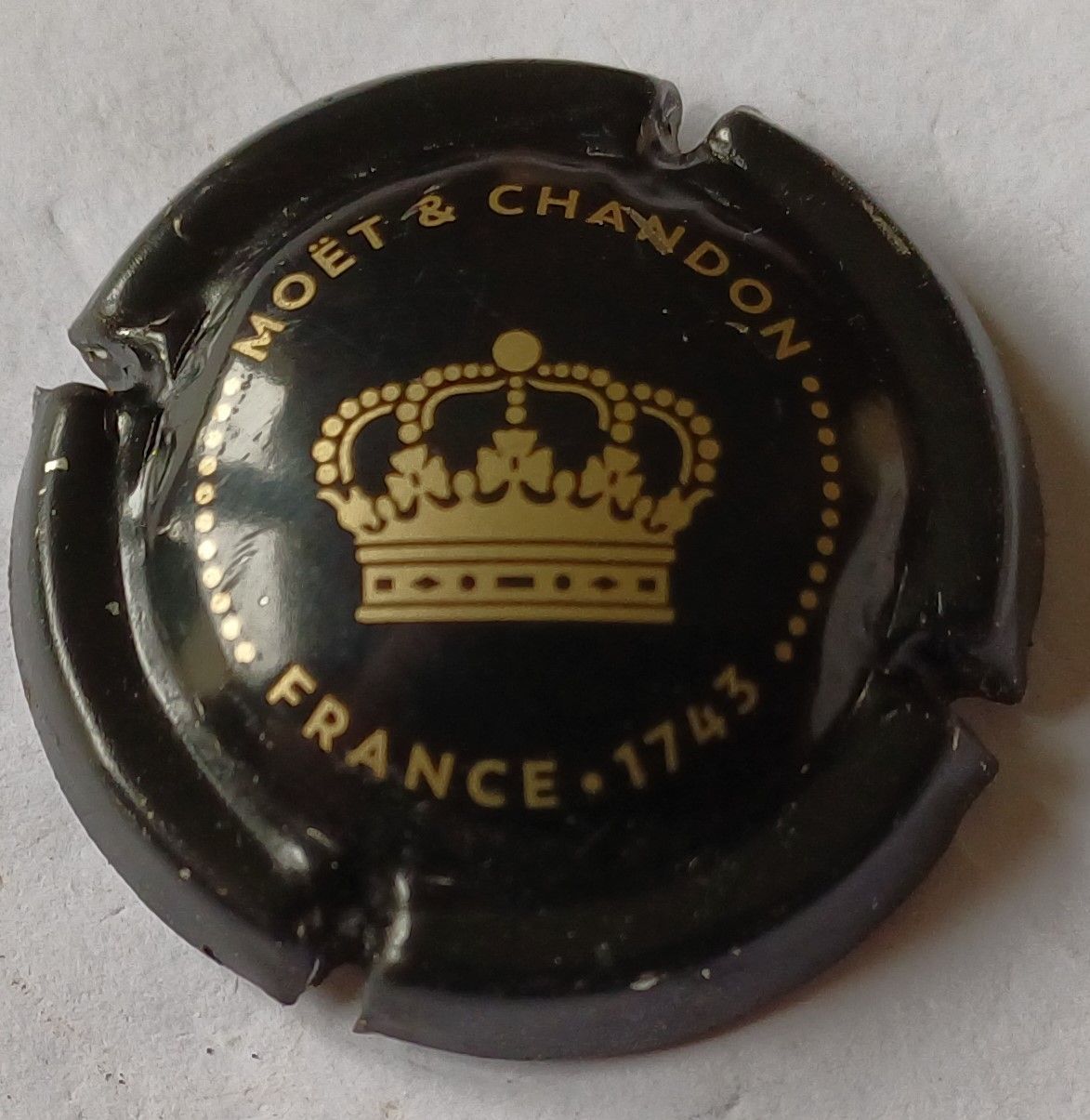 BELLE CAPSULE CHAMPAGNE MOET & CHANDON REF N°246 NEWS