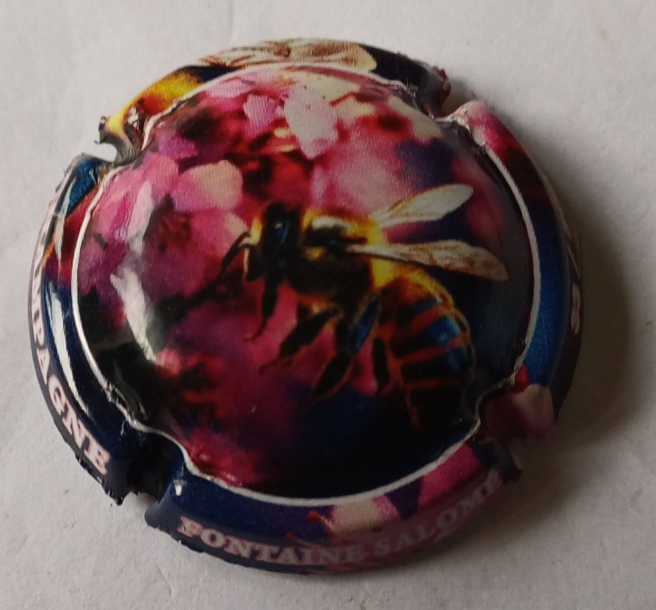 BELLE CAPSULE CHAMPAGNE FONTAINE SALOME ABEILLE 500EX / 2025 NEWS