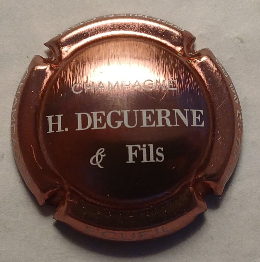 BELLE CAPSULE CHAMPAGNE H. DEGUERNE & FILS RÉF N°17c NEWS