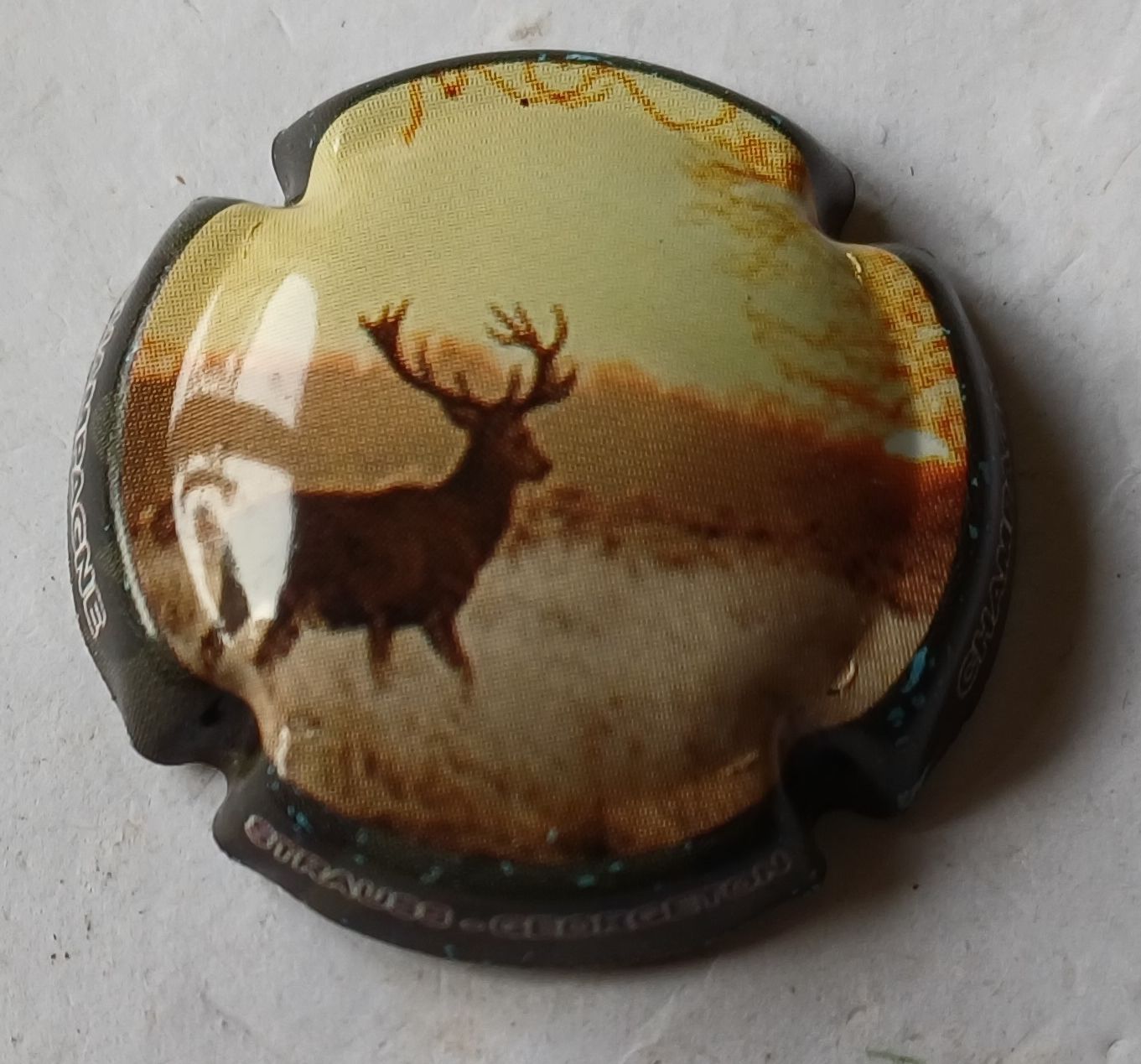 BELLE CAPSULE CHAMPAGNE STRAUSS GEORGETON LE CERF REF N°17 NEWS