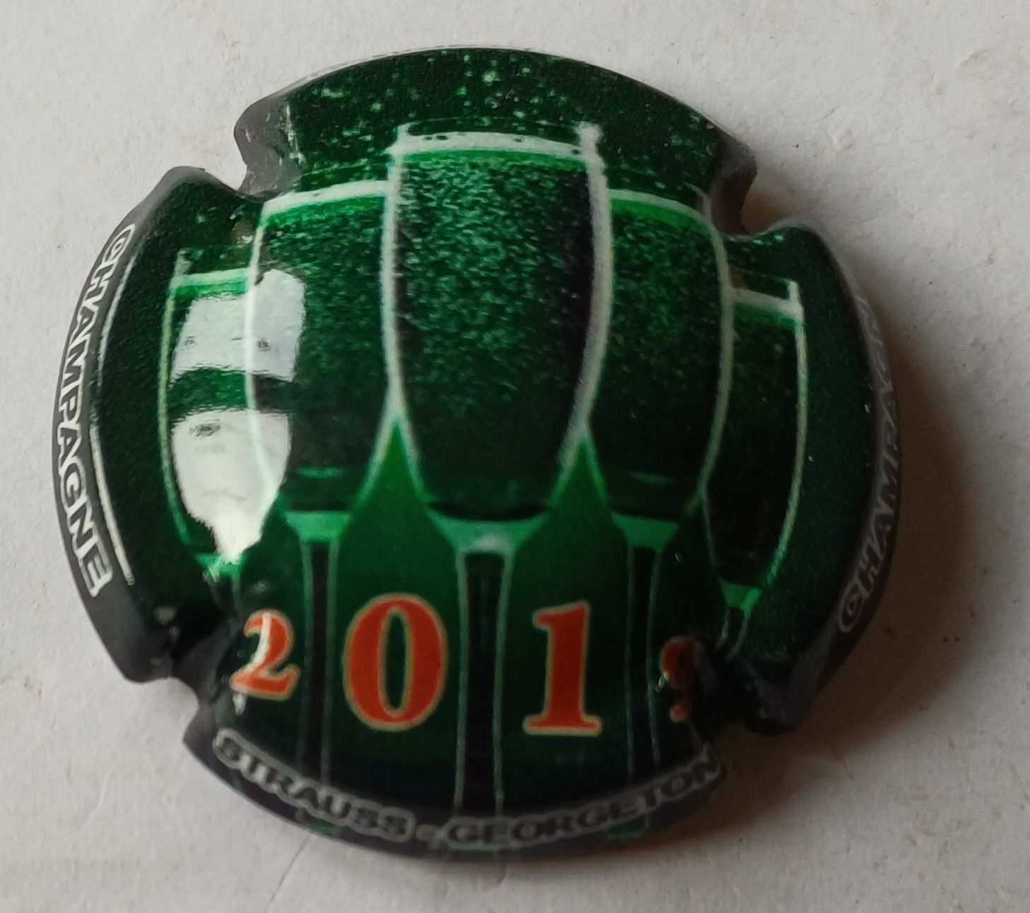 BELLE CAPSULE CHAMPAGNE STRAUSS GEORGETON 5 COUPES 2019 REF N°30 NEWS