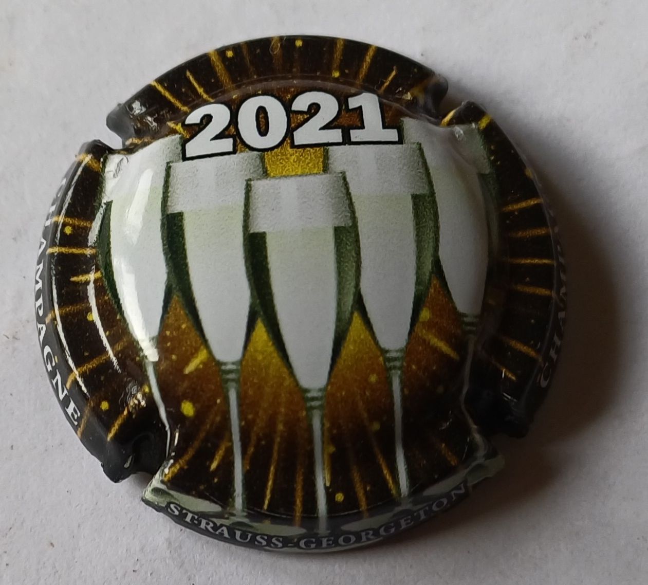 BELLE CAPSULE CHAMPAGNE STRAUSS GEORGETON 5 COUPES 2021 REF N°30e NEWS