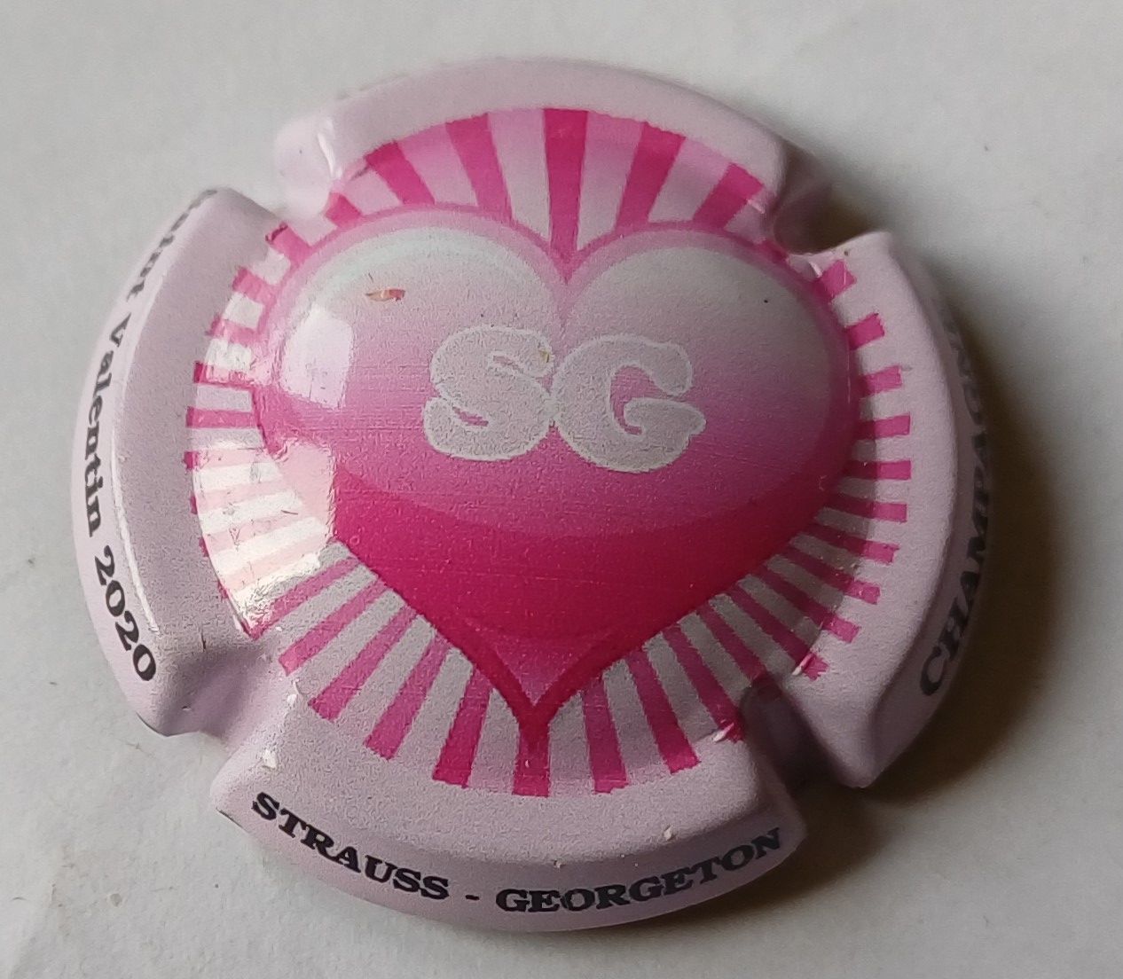 BELLE CAPSULE CHAMPAGNE STRAUSS GEORGETON SAINT VALENTIN 2020 REF N °44a NEWS