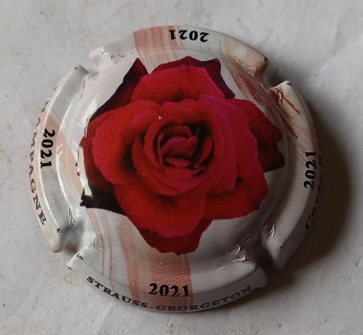 BELLE CAPSULE CHAMPAGNE STRAUSS GEORGETON CUVEE ROSE 2021 REF N°56c NEWS