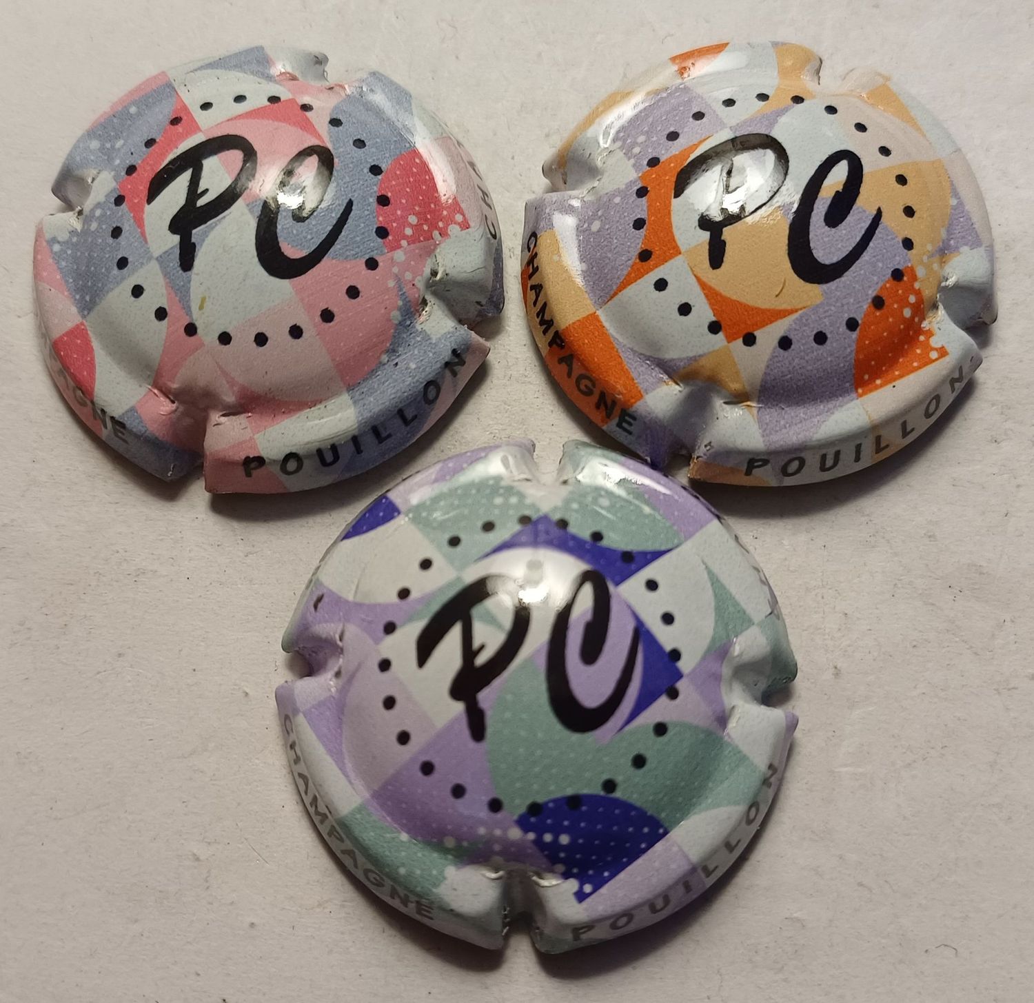 3 BELLES CAPSULES CHAMPAGNE POUILLON CHAYOUX INITIALE REF N°30 a 30b NEWS